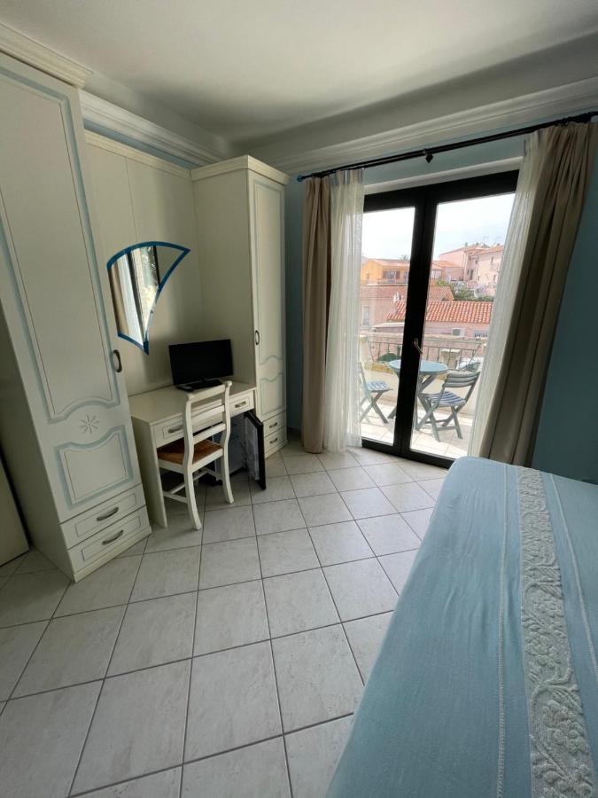 B&B Le Farfalle Palau Exterior photo